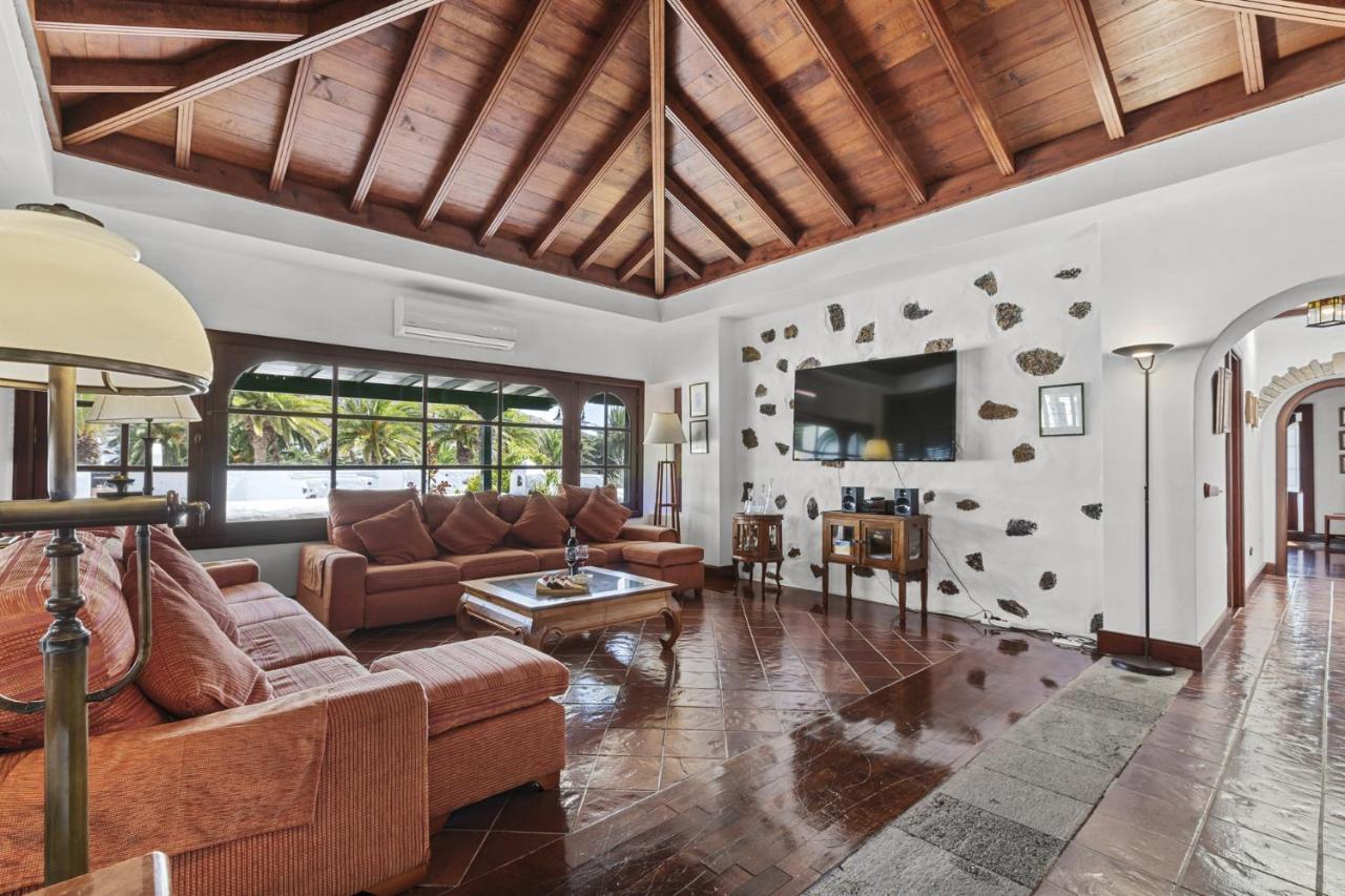 Villa Haria Lux By Escapehome ภายนอก รูปภาพ